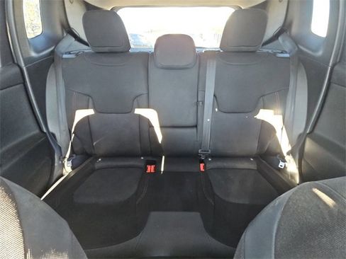 Used 2018 Jeep Renegade Trailhawk w/ UConnect 8.4 Nav Group image 25