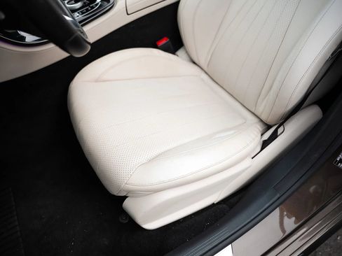 Used 2017 Mercedes-Benz E 300 4MATIC image 29