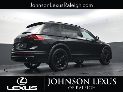Used 2022 Volkswagen Tiguan SE R-Line AWD/4WD image 19