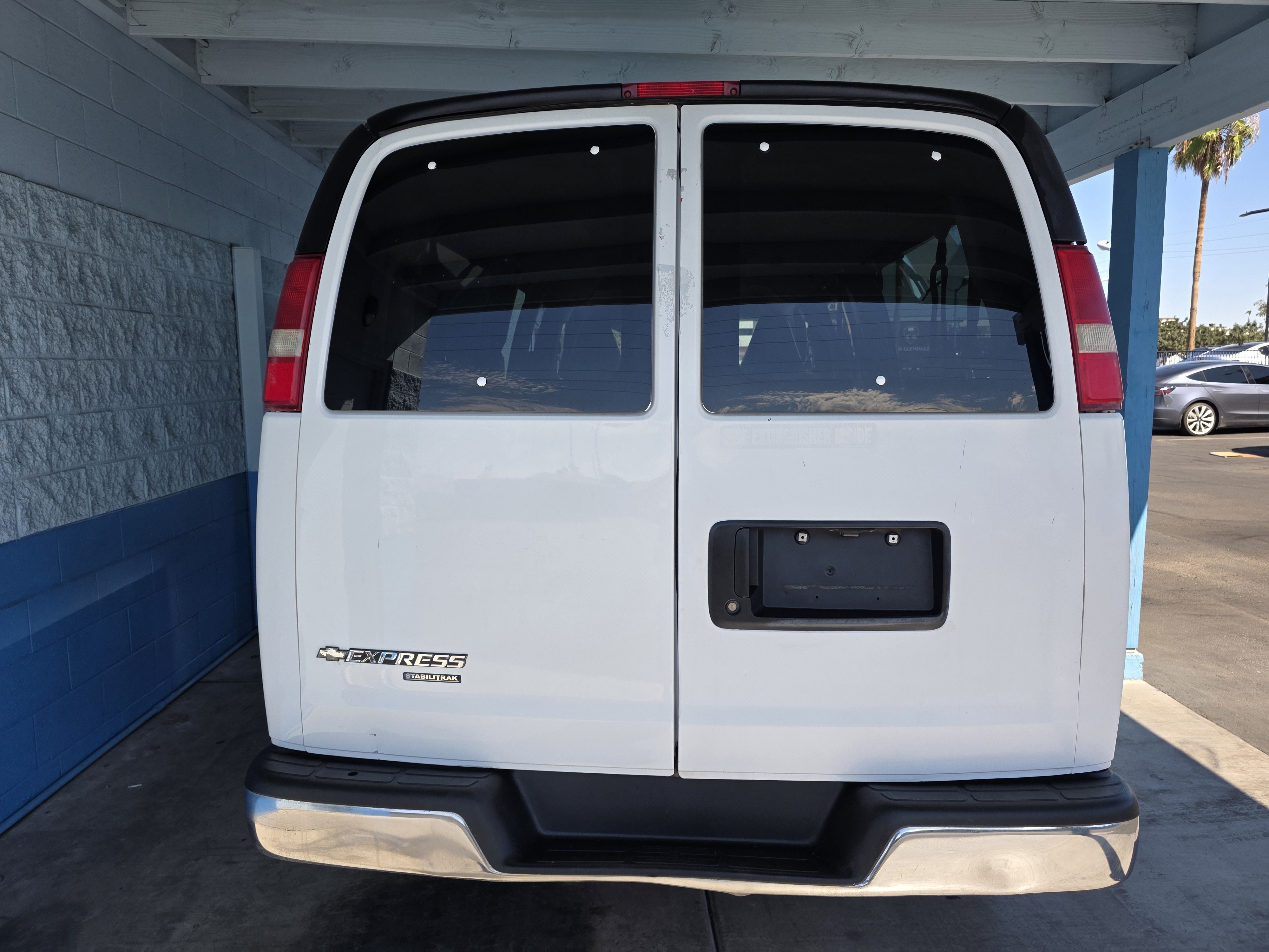 Used 2016 Chevrolet Express 3500 LT w/ LT Preferred Equipment Group RWD image 3
