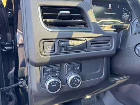 Used 2023 GMC Yukon SLT image 25