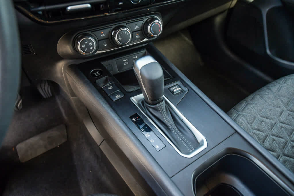 Used 2025 Nissan Kicks SV FWD image 18