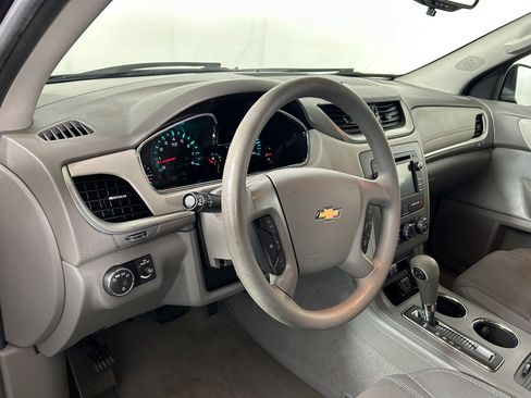 Used 2017 Chevrolet Traverse LS FWD image 12