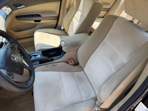 Used 2010 Honda Accord LX-P image 17