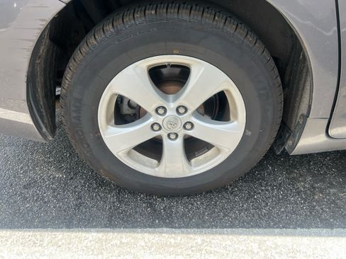 Used 2012 Toyota Sienna LE w/ Towing Pkg FWD image 16