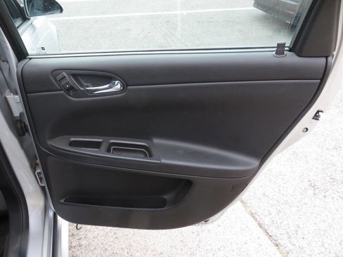 Used 2013 Chevrolet Impala LTZ image 26