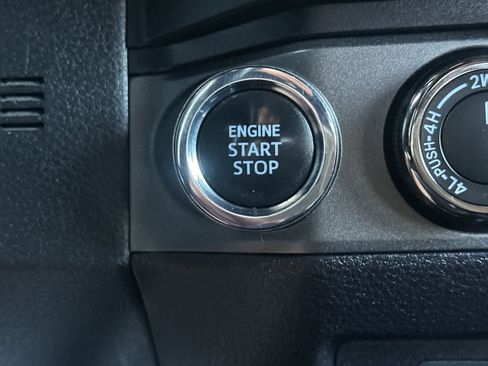 Used 2019 Toyota Tacoma TRD Sport AWD/4WD image 22