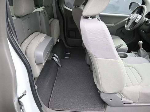 Used 2018 Nissan Frontier S image 21