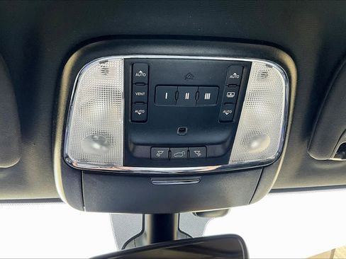 Used 2020 Jeep Grand Cherokee Limited w/ Luxury Group II image 32