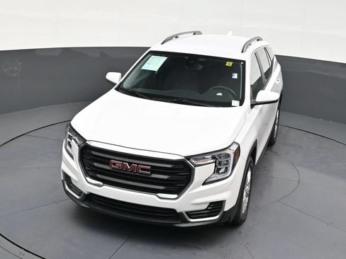 Used 2023 GMC Terrain SLE FWD image 16