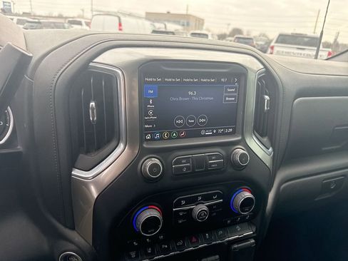 Used 2022 Chevrolet Silverado 2500 LTZ w/ LTZ Premium Package image 16