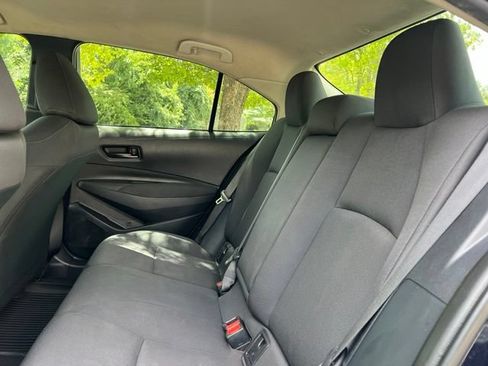 Used 2022 Toyota Corolla LE FWD image 17