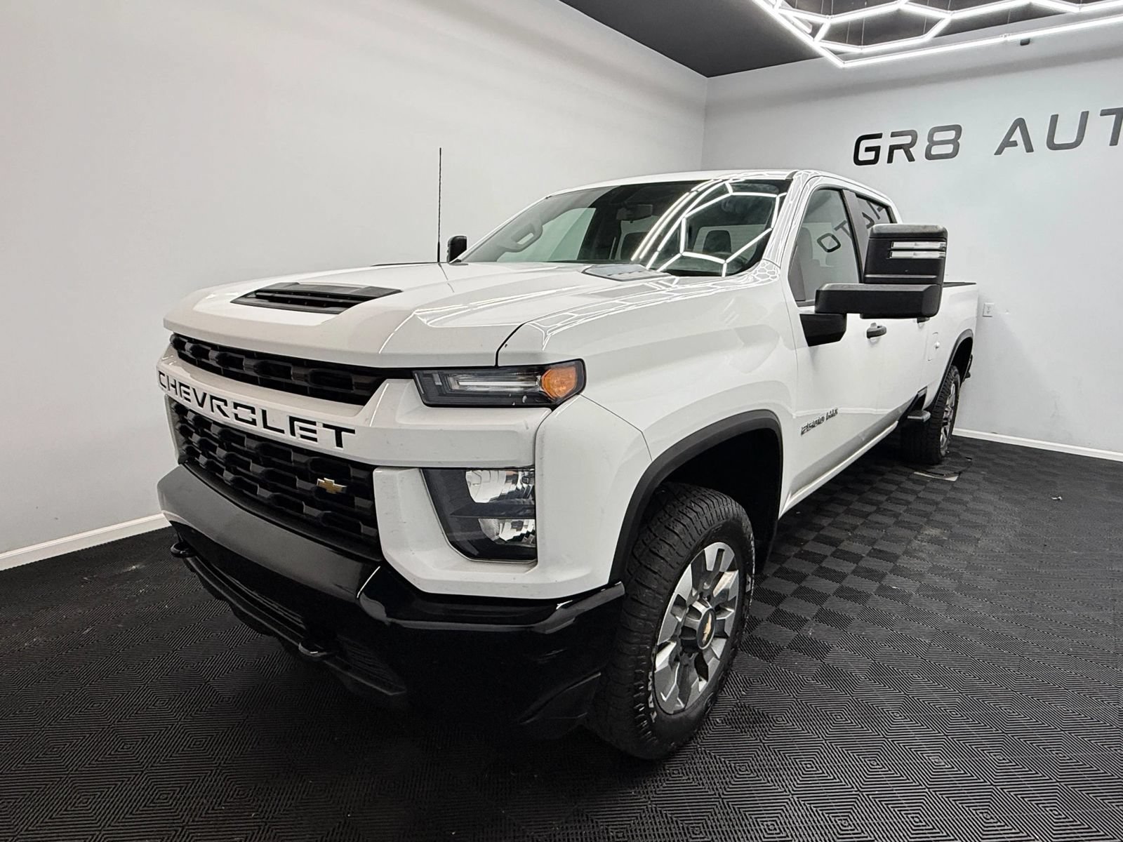 Used 2022 Chevrolet Silverado 2500 Custom w/ Custom Convenience Package RWD image 3