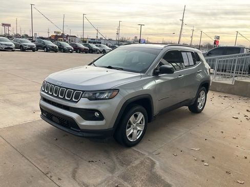 Used 2022 Jeep Compass Latitude w/ Convenience Group image 39