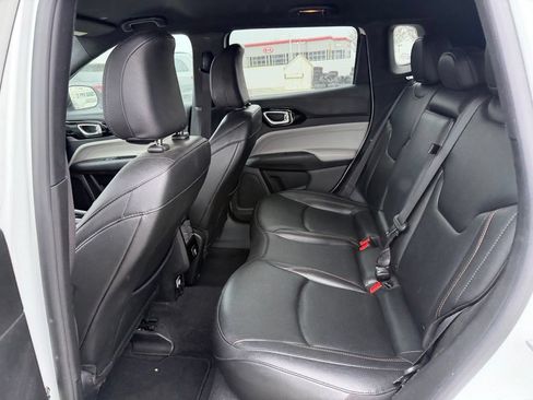 Used 2024 Jeep Compass Limited AWD/4WD image 8