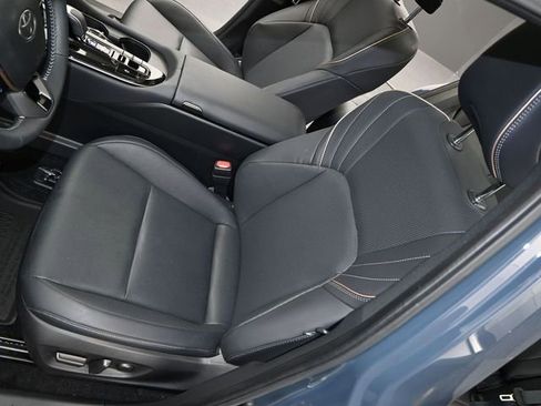 Used 2025 Toyota Crown Signia w/ Advanced Technology Package image 10