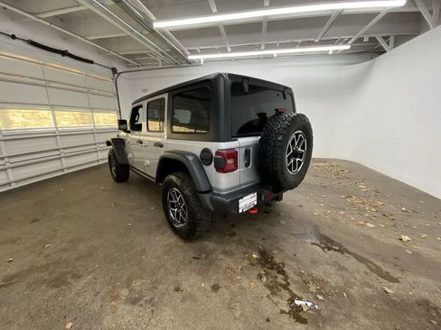 Used 2024 Jeep Wrangler Rubicon image 4