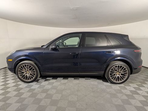Used 2023 Porsche Cayenne Platinum Edition image 2
