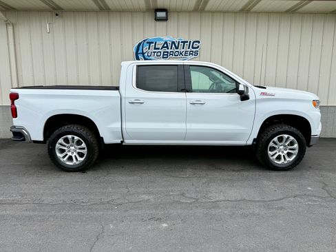 Used 2024 Chevrolet Silverado 1500 LTZ w/ LTZ Premium Package AWD/4WD image 3