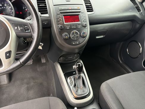 Used 2012 Kia Soul + image 29