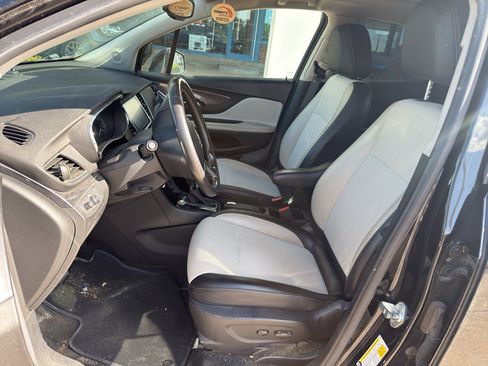 Used 2021 Buick Encore Preferred w/ Safety Package II FWD image 10