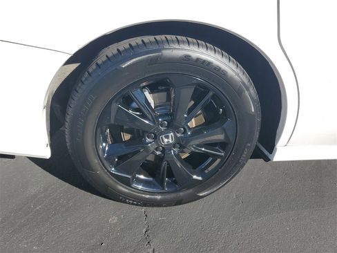 Certified 2023 Honda Odyssey Sport image 6