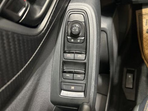 Used 2018 Subaru Crosstrek 2.0i Premium image 18