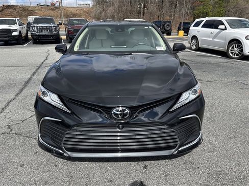 Used 2024 Toyota Camry XLE w/ Navigation Package image 2
