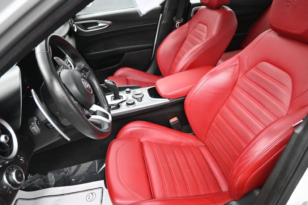 Used 2024 Alfa Romeo Giulia Veloce AWD/4WD image 21
