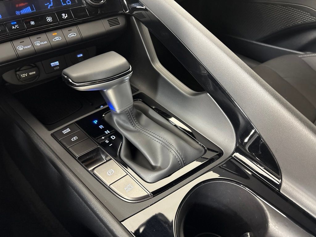 New 2025 Hyundai Elantra SEL FWD image 31