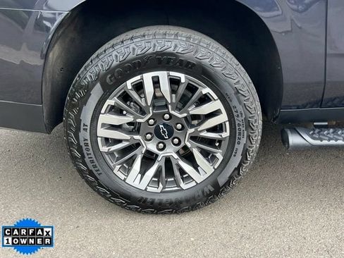 Used 2025 Chevrolet Suburban Z71 AWD/4WD image 9