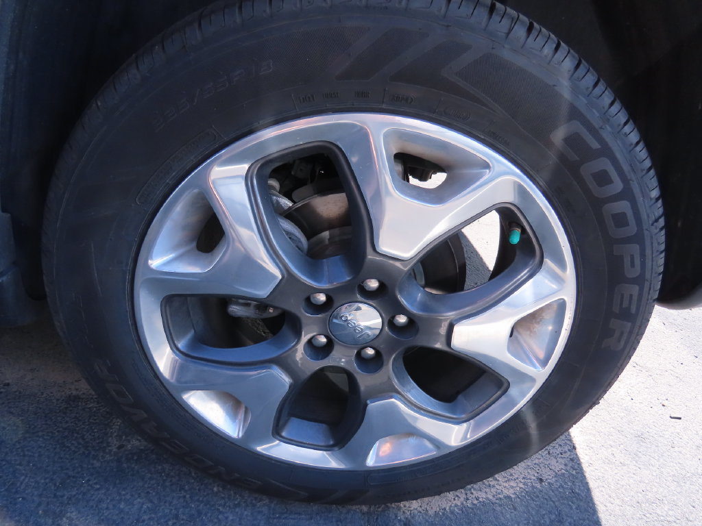 Used 2018 Jeep Compass Limited w/ Navigation Group AWD/4WD image 16