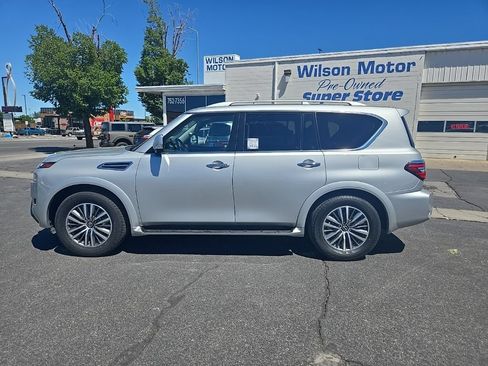 Used 2024 Nissan Armada SL w/ Captain's Chairs Package AWD/4WD image 8