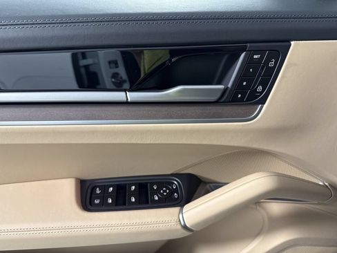 Certified 2026 Porsche Cayenne E-Hybrid AWD/4WD image 33