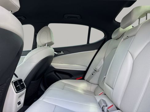 Used 2024 Genesis G70 2.5T RWD image 16
