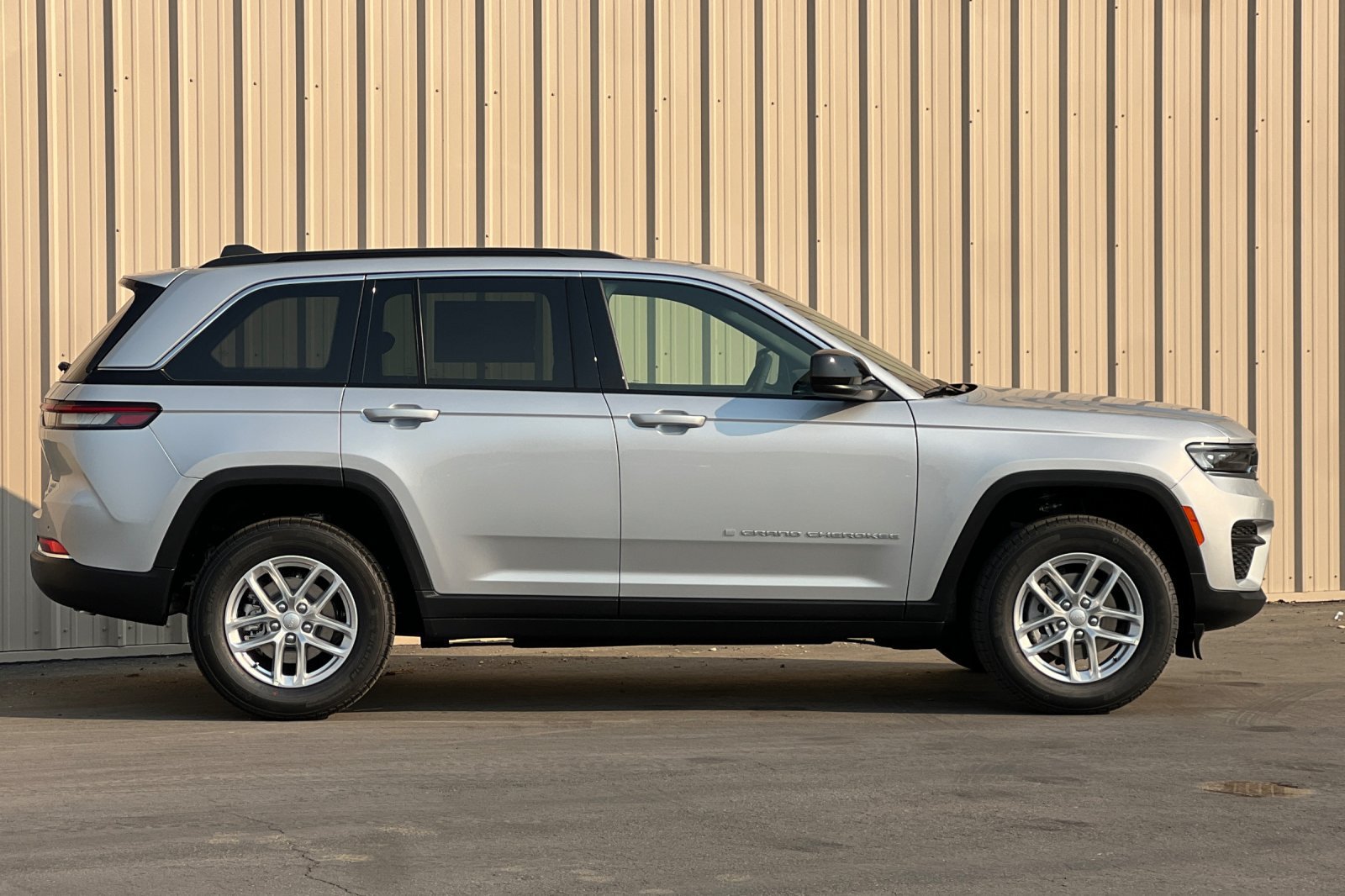 New 2026 Jeep Grand Cherokee Laredo X AWD/4WD image 10