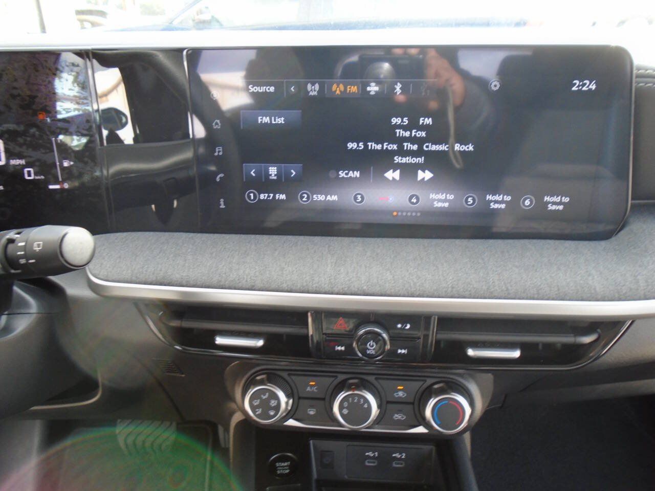 Used 2025 Nissan Kicks SV FWD image 16