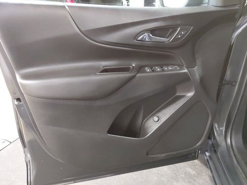 Used 2018 Chevrolet Equinox LT image 4