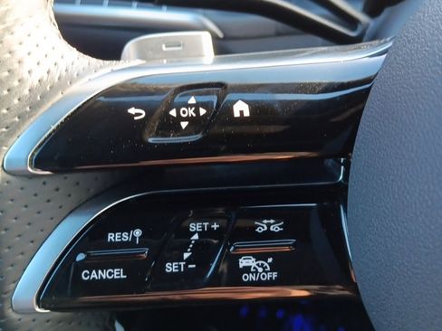 Used 2024 Mercedes-Benz GLC 300 4MATIC image 15