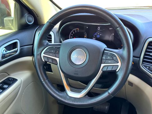 Used 2021 Jeep Grand Cherokee Laredo w/ Security & Convenience Group image 20