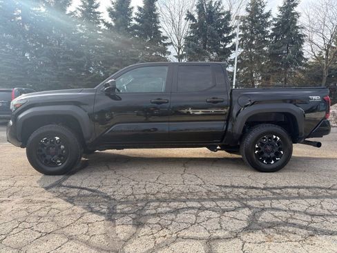 Used 2024 Toyota Tacoma TRD Off-Road image 7