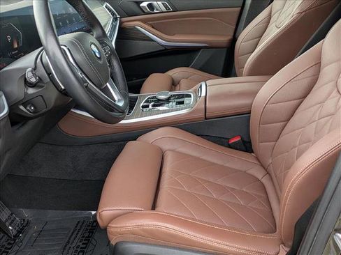 Used 2024 BMW X5 xDrive40i w/ Premium Package image 17