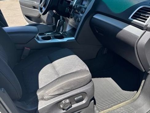 Used 2014 Ford Explorer XLT FWD image 15