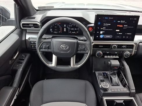 Certified 2024 Toyota Tacoma TRD Off-Road AWD/4WD image 11