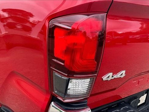 Certified 2023 Toyota Tacoma SR5 AWD/4WD image 34