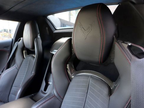 Used 2021 Chevrolet Corvette Stingray Premium Conv w/ Z51 Performance Package RWD image 9