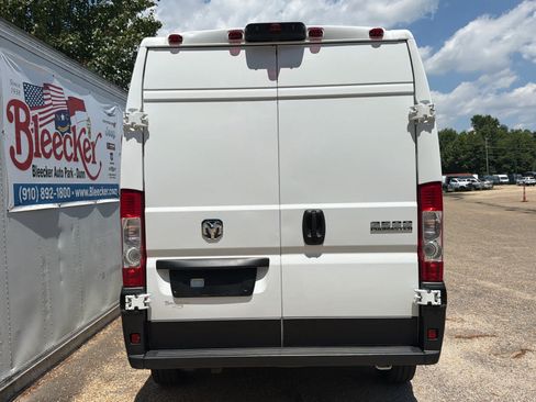 Used 2025 RAM ProMaster 2500 w/ Convenience Group FWD image 4