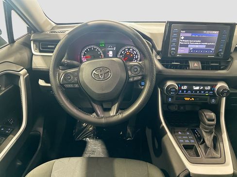 Used 2022 Toyota RAV4 XLE AWD/4WD image 21