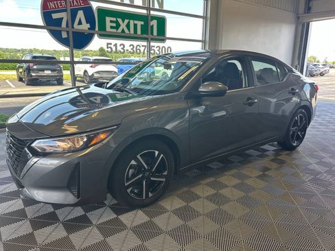 Used 2024 Nissan Sentra SV FWD image 3