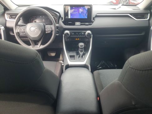 Certified 2025 Toyota RAV4 XLE w/ Convenience Package FWD image 17